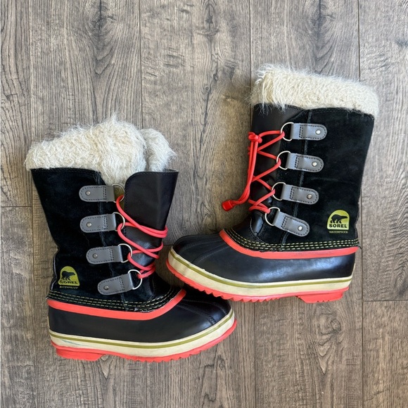 Sorel Youth Joan of Arctic Apres Ski Suede Boots Kids Size 3 - Picture 2 of 4